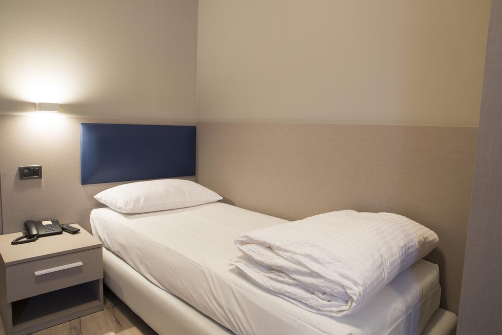 Albergo Montenegro Maniago Eksteriør bilde